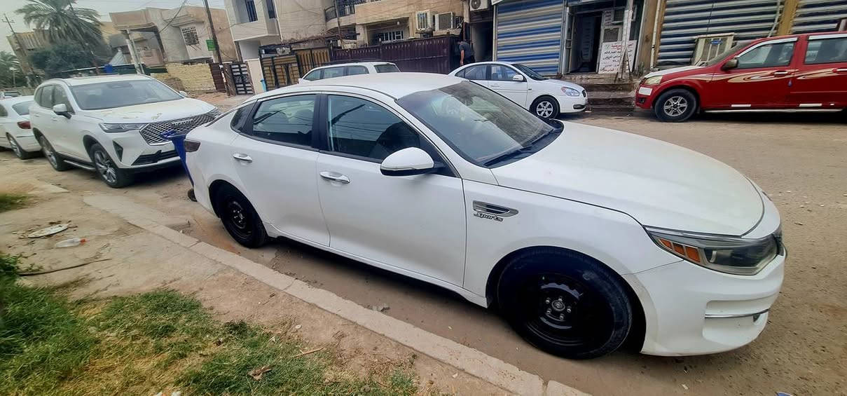 اوبتيما 2016
...................
رقم سليمانيه 
...................
محرك 2400 دوش 
...........................
سياره بيها 5 قطع بس ابيعها حزام 
..............................................
قماره مكفوله 
...................
محرك وكير وحداديه مكفوله 
.......................................
$110وبيها مجال تدلل
.................................
***********
