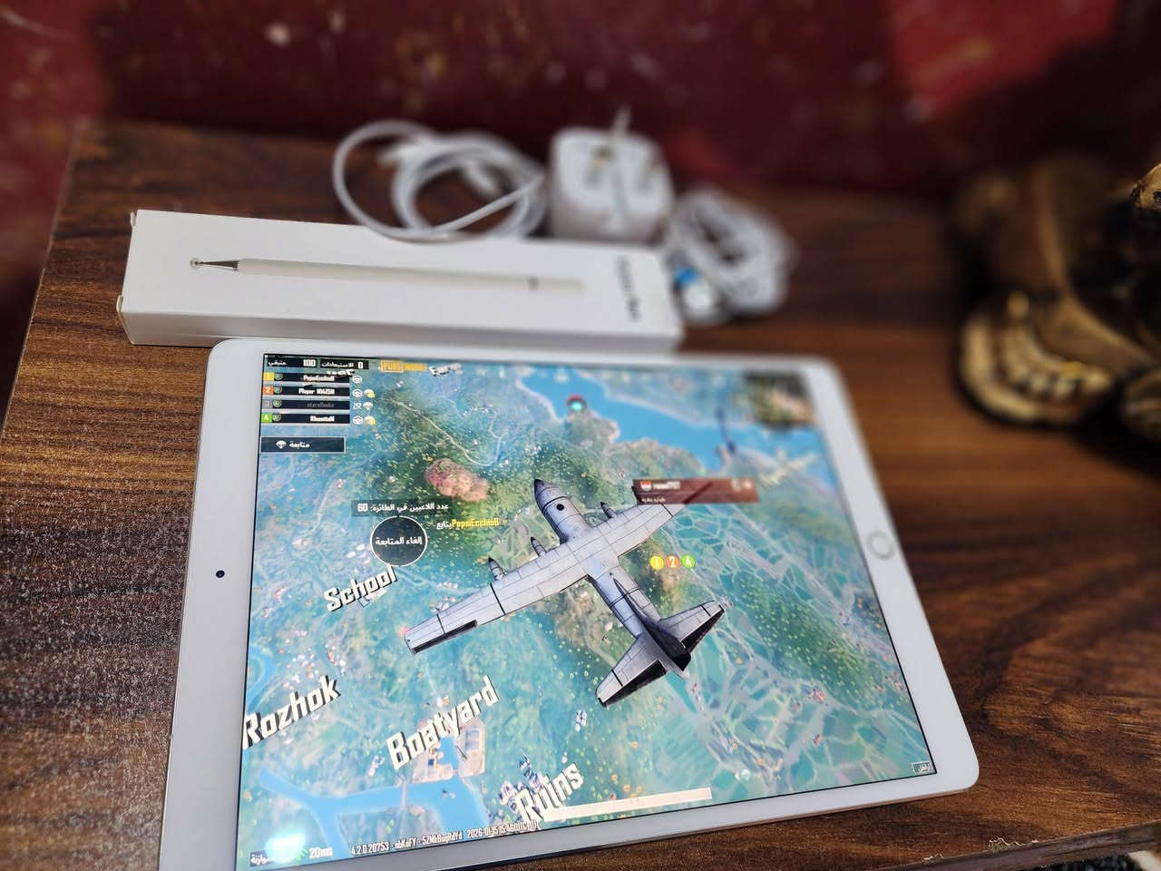 ايباد برو 10.5 جهاز نضيف مكفول ذاكرتة64 اربع سماعات استريو ،شاشتة 120هرتز سريع وسلس وياه سماعات وشاحنة وقلم تايبسي ولاسق شاشة 230 نهايتة ***********
