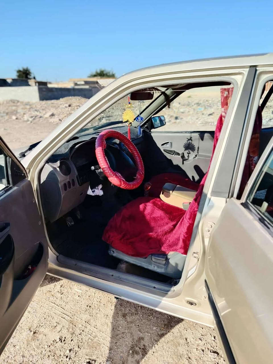 سلام عليكم سياره سايبه لبيع موديل 12رقم قادسيه مداور ثاني يوم شرط كفاله عامه فقط جاملغ مبدل المحرك ضعيفه كفاله بنشر فقط***********
