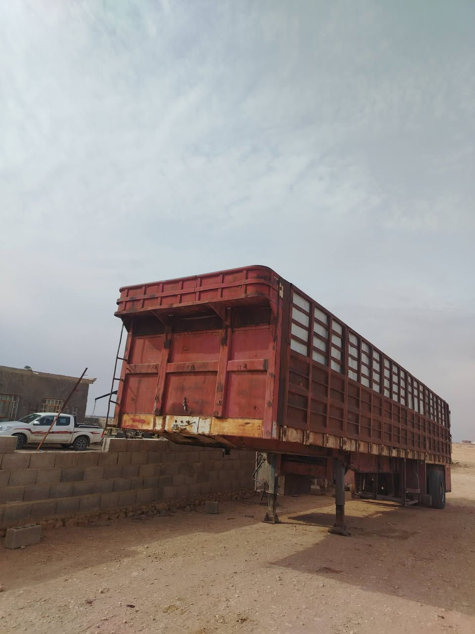 سلام عليكم عربانه جناب للبيع بدون تاير ويل دناكير برينه 22ونص طول 50+12 وباقي لستفسار عله رقم ***********. ***********
