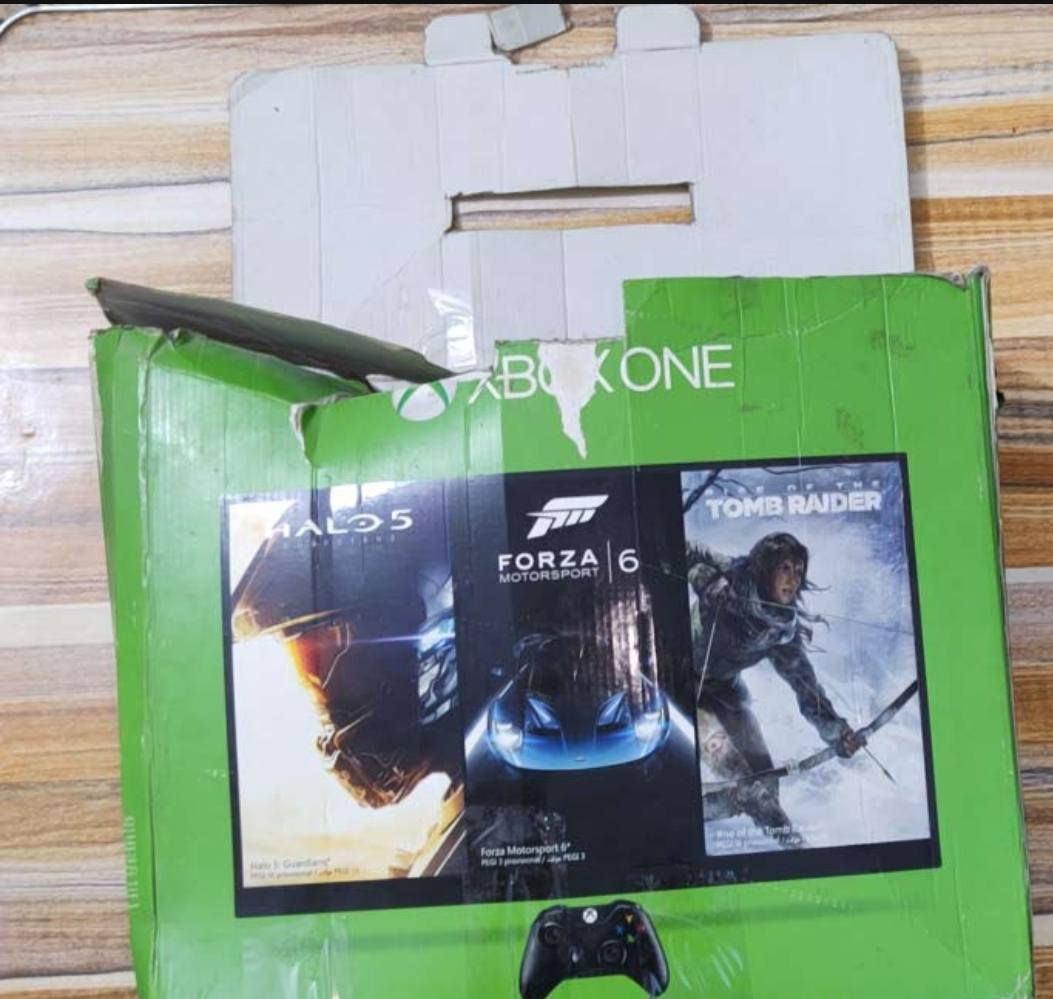 السلام عليكم...
للبيع جهاز اكسبوكس ون مساحة واحد تيرا بايت الجهاز تفاصيله مثل ما موضحة بالصورة، شغال 100% ومابي اي خلل ولا مفتوح ولا داخل صيانة.

الجويستك مفتوح سابقاً

الشفت الفوك المسطرة مكسورة اما باقي الدكم شغالة.

السعر100 الف قفل

تواصل ***********
