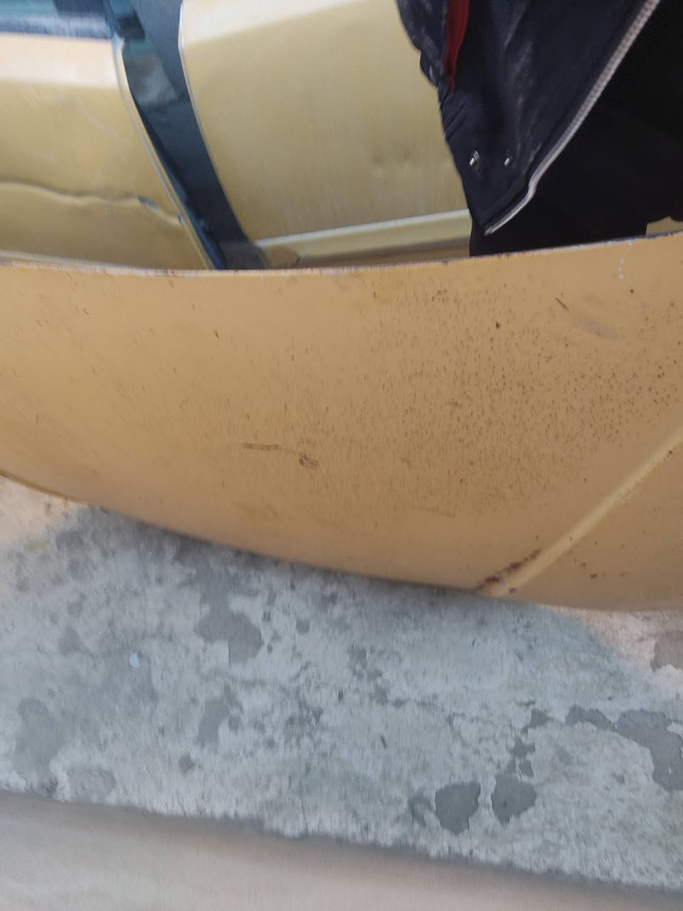 السلام عليكم طخم ابواب 4 كيا ريو مع بوند للبيع ...أبيعهم كلهم شلع ادفع سعر عجبني ابيعك ***********
