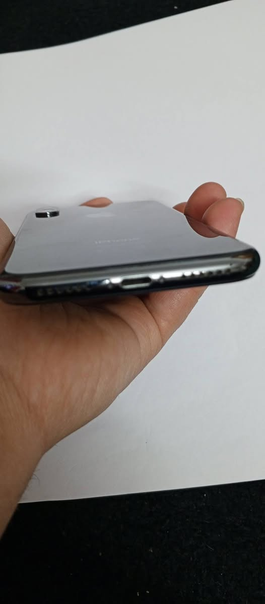 ايفون اكس نموذج m ذاكرة 256 يدعم شحن لاسلكي🔄 وشحن سلكي ✅ مبدل شاشة وبطارية تقرة 100 من غير جهاز اصليات  نضيف جهاز كامرة  سلاسة فول شخط مابي سماعات لاقطة كلشي شغال  برامج كلشي يفتح  تحديث قبل كم يوم حدثته ببجي فول 60فريم  فقط قاعدة مال خط ماكاعدة   ويا هتفونات اصليات  السعر 150وبي مجال تواصل علق ودخلك خاص او ***********
