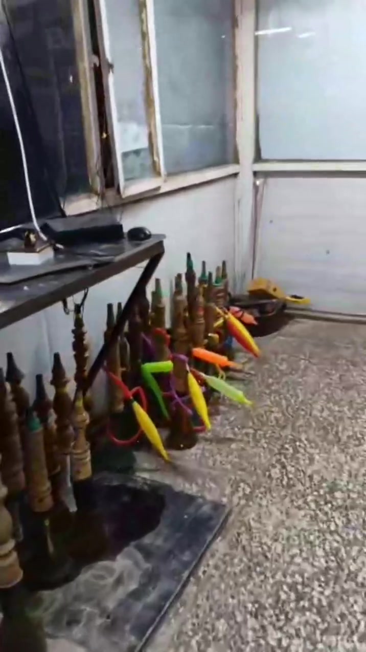 كوفي مزاجك للبيع لعدم تفرغ كامل من كلشي وحركته حلوه بي اربع طاولات بليارد وبي غرفة فارغة بنيتها للبليات بس ماجبت أجهزة بيها شاشة كبيره للعبات اشتراك رابعة سنة راوتر وملحقاته من احسن شي مكلفات ب500 نافوره جديده طاولات وكراسي جديدة نراكيل 90 درجة اولى منضومة كامرات جديدة بيها علان ضوئي وبيها كراج بيع مستعجل ب9مليون كلفتني فوك ل15مليون بس مو مصلحتي


**إذا كنت صاحب هذا الإعلان وتريد حذفه لأي سبب، رجاءا أرسل رسالة إلى الدعم الفني**