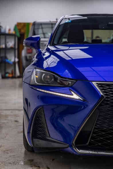 السلام عليكم 
للبيع luxes is 300 awd
الموديل : 2019
الفئة:F sport
اللون : ازرق
الممشى قابل للزيادة: 57000km
التفاصيل : وارد امريكي بيها حادث جامرلغ خلفي عكس السايق وباب خلفي صبغ + دعاميات طاك بيها ايرباك بردة
و صار بيها طخة هنا بالدعامية الخلفية من نفس جهة حادث امريكا و تصلحت الدعامية و صار اكو تعديل بارد بسيط بباب الجنطة و بيها شخط بباب الصدر يحتاج تعديل 
مواصفاتها معروفة دبل ماوس للتحكم مال شاشة و تحكم وضعيات القيادة
كيج الكتروني وسطي متحرك خاص لفئة ال f sport 
رادارات امامي و جانبي 
مكينة ٦ سلندر ٣٥٠٠cc
البچم مغلف ppf
و القمارة مغلفة ppf اسود
 السعر :20500$ شدتين و خمس اوراق و بي مجال بسيط
للتواصل : ***********
