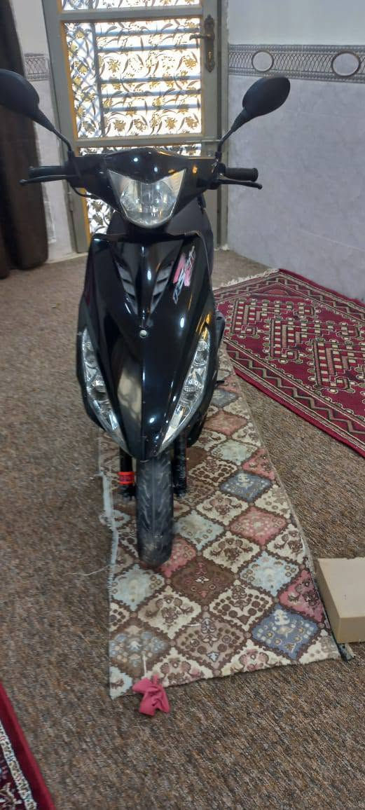 دراجه ماكس مضلع للبيع دراجه حاويه منزله عله يدي دراجه ما مفتوجه نضافه شوفت عينك بيه كلجات رياضي مكاتبه ورقت وكيل بيه ويل رياضي امامي كلشي بيه شغال مختمه كله ختم واحد ويه المكينه التواصل عله واتساب او تصال بل رقم *********** المو شراي لا يتعبني ويتعب روحه السعر خاص مكان دوانيه شافعيه
