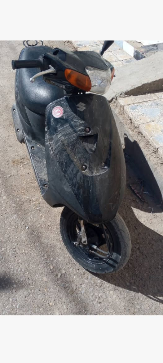 دراجه مقفوله شغاله من الطول للطول تك 60 سلف لايت كلها شغال ما مجفته مكان العماره ميسان رايت ب 500 وبها مجال ***********
