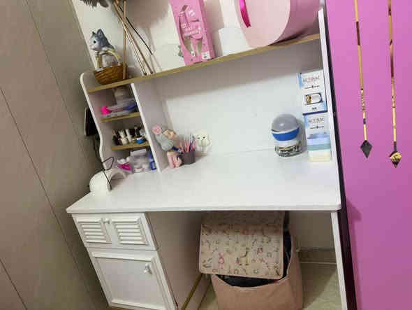 غرفه تركيه للبيع سرير عدد2 للبيع السعر 600 الف وبيها مجال للشراي اني مكلفه بالنشر التواصل ع هذا الرقم ***********
