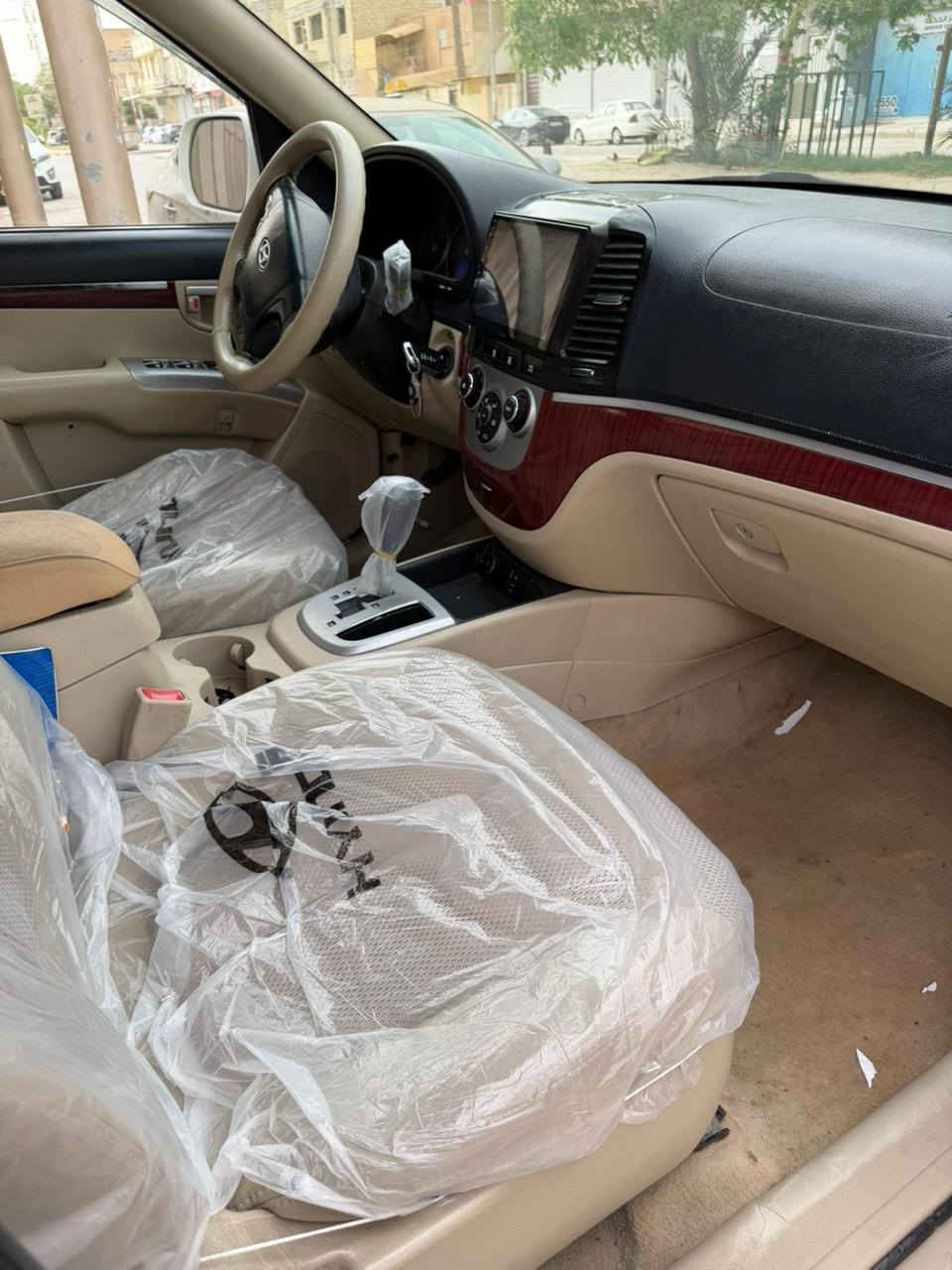 اربيل تحويل وكالة مضمونه هزه ورقام
جدد   فول مواصفات فتحه سبعه راكب سته سلندر 3 تبريد فور ويل 
كفالة من كير مكينه تبريد حداديه تخم تاير شرط الفحص بالكارتون 
السيارة بيها دور الجاملغ الخلفي صبغ وكصة البنيد اثر طخه بسيطه مكفوله من الحادث والتبديل.  مكانها كربلاء 
السعر. 118  من الاخير 
استفسار   ***********
***********
