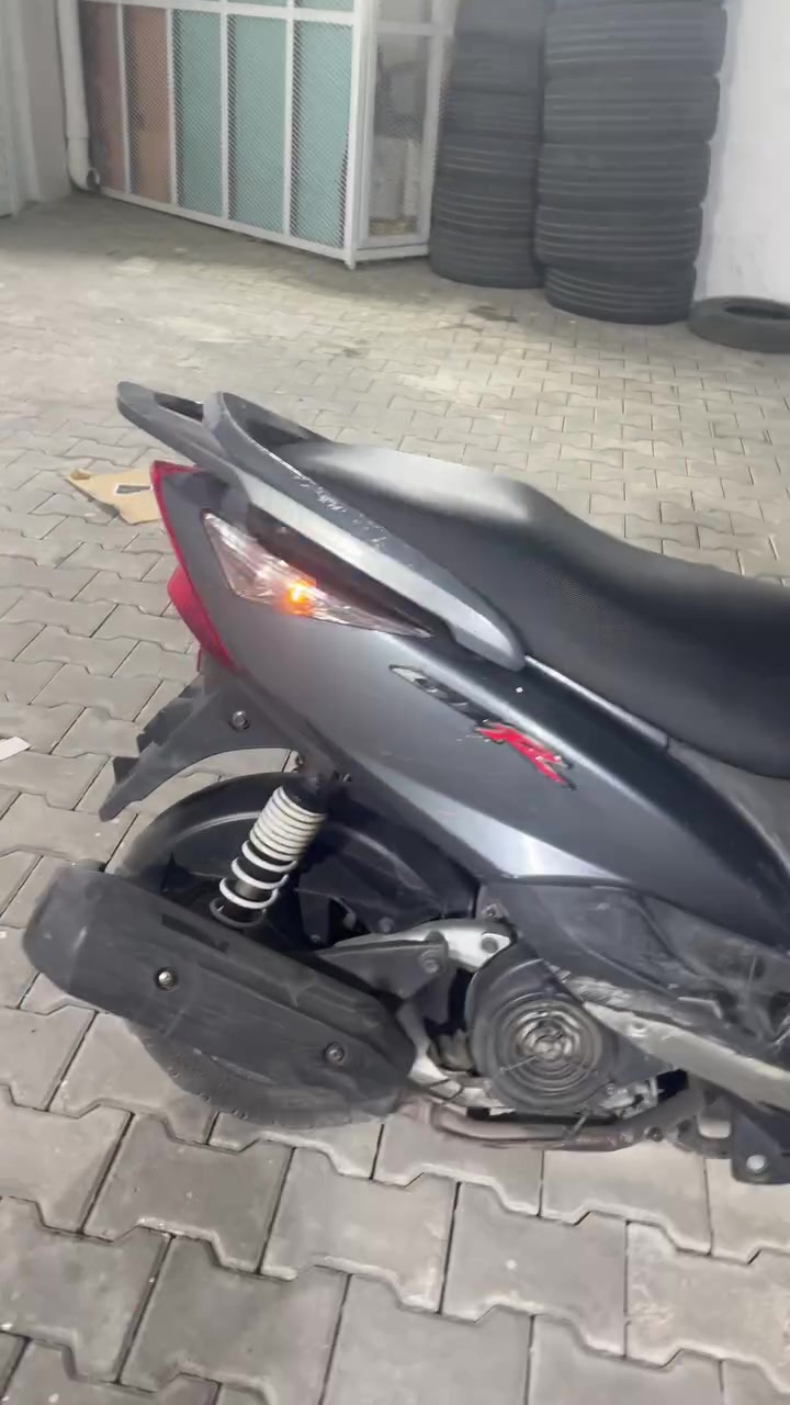 شباب الدراجه للبيع الدراجه بلاديه من الطول للطول والمكينه ممفتوحه الدراجه ابلاديه اذا مفتوحه تاخذه بلاش استفسار اكثر خاص مكاني بغداد الصيخ رقمي***********🩵
