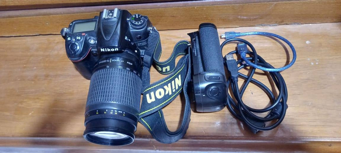 كامره نيكون 7000 نيكون كلشي واضح بصور سعر ٤٠٠ الف بيهه مجال *********** توصيل موجود
