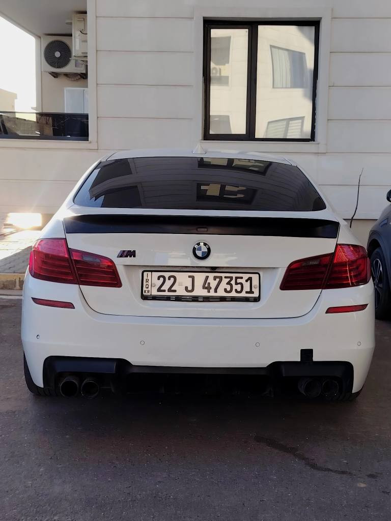 سلام عليكم  للبيع او المراوس. BMW f10 528i 2015 خليجي صفر شركة عروش بدون حادث فقط تبديل جاملغات M وبوند يعني ثلاث قطع تبديل بدون حادث
محرك. 2.0 twin power turbo 

كير. 8 نمرات  شفتات ستيرن 
وضعيات قياده. SPORT. COMFORT. SPORT+ .ECO 

فتحة سقف كبير
رادار امامي 
كاميره وحساس 
مري شفط
دخول ذكي
 
كشنات جلد كهرباء وخزن ميموري
 AUTO START. STOP توقف ذكي عند الازدحام
اضاءة داخلية مخفية في البيبان 
تبريد قطعتين ثلج (منفصل للسائق والركاب)

رقم اربيل تحويل ثاني يوم رقم هزة سنويه جديد

السياره غنيه عن التعريف بمواصفاتها وبمشيها ورزانتها

حالة السيارة. نظيفة جداً مثل ما موضحه بل صور كير محرك شرط جديد وممفتوح وانطيك فحص وين متريد افحص
مكان السيارة. دهوك

للاستفسار. ***********... ***********
سعر السياره 174 ومجال قليل 
وعليها ورقتين غرامات تنقطع من سعر ترهم مراوس او بيع تحياتي للجميع دهوك, العراق
