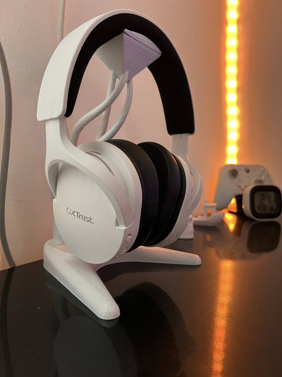 السلام عليكم
حاسبه للبيع بواصفات عاليه 
وشكل خرافي 
معالج R5 5600XT
كارت شاشه RTX3060 GB12
رامات عدد 4 حجم 23 GB
حارد دسك SSD T2 +. 1TB HDD
فانات RGB عدد 9 
شاشه حجم 25 من كيكه بايت بتردد 200 هرتز
كرسي ابض كيمنك كلش حلو 
كيبورد ميكانيكي احترافي 
ماوس كيمنك 
مايك احترافي محيطي واير لس وستاند مايك وجوستك اصليه شي كلش مرتب 
التجميع حلوه وقويه وكل قطعه اصليه وراقيه  وكله بيضه 
استخدام شخصي 
مكان الرمادي 
اي استفسار على الرقم حصرا ***********
