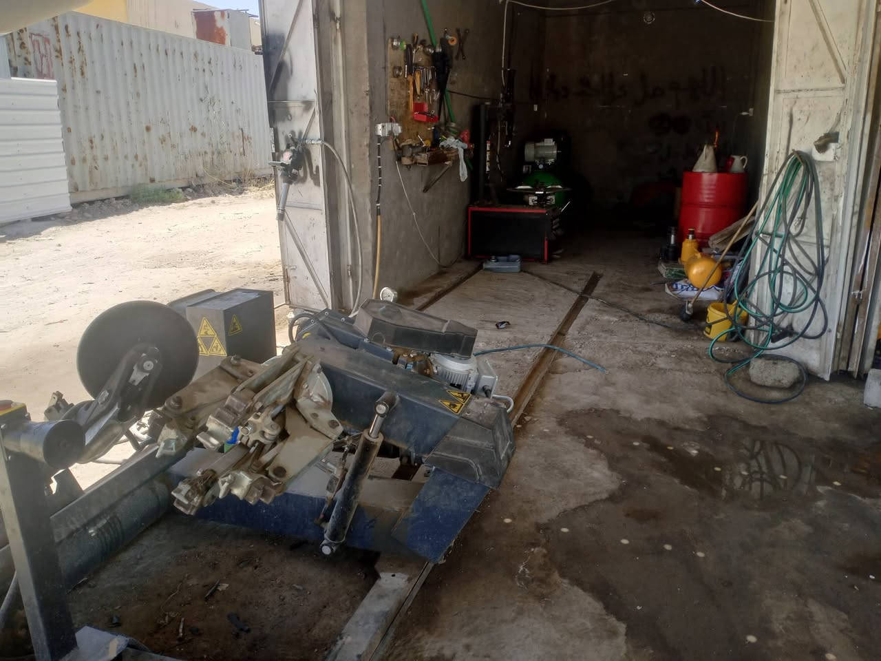 مقابيل سيد فرج
بصف ابو الغسل معمل ثلج 
وصول وجبه من الاطارات المستخدمه 
علاء ***********
