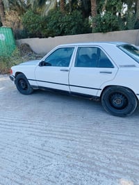 مرسيدس ١٩٠ • ١٩٩٠ • رقم نجف