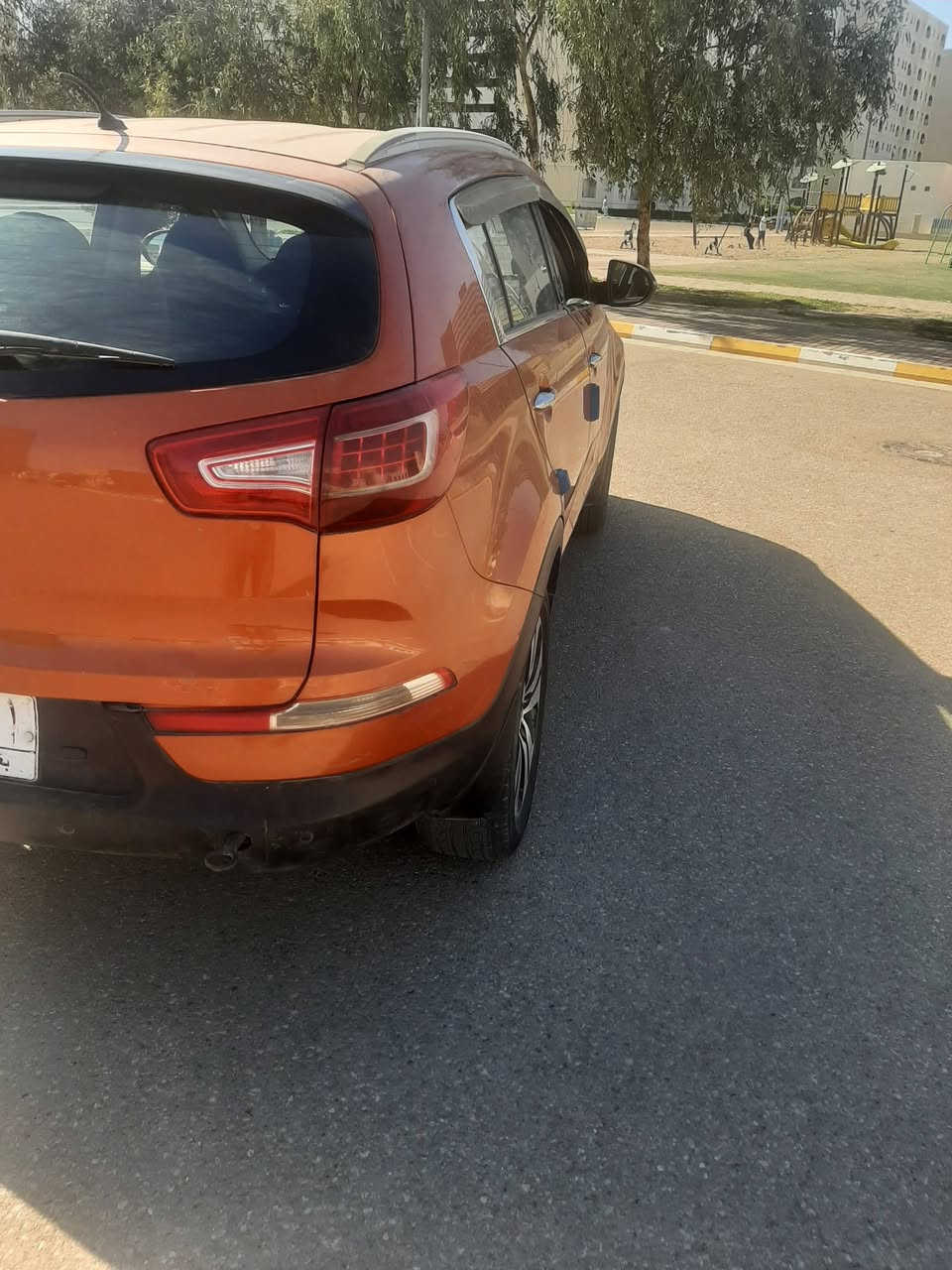 كيه سبورتج خليجية موديل ٢٠١٣محرك ٢٠٠٠دوش الاطارات بحاله جيده جدا بيها طخه بين باب السايق ومصلحه وشخط باب اليمنى الخلفي ماشيه ١٣٠ك بسمي مشروع وطني مجمع بسمايه السكني رقم ***********
