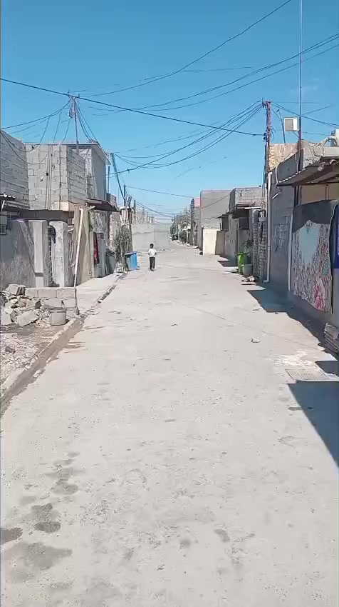 دار للبيع المساحه ١٨٠م طابقين يحتوي على كراج واستقبال وصاله ومطبخ وغرفة نوم عدد٣ وحمامات داخليه وصحيات خارجيه خدمات كامله البحث العلمي الشارع الاول مقابل حي النصر السعر ٤٥ وبي مجال الاستفسار على مكتب الوارث للعقار ***********
