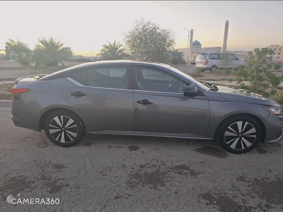نيسان التما للبيع
موديل 2022 لون نفطي
 بيها قطعه الجاملغ الخلفي عكس  السائق
سياره مرقمه أربيل بأسمي
المواصفات SV
1-  نقطه عمياء
2-حساسات خلفيه
3-رادار امامي خلفي توقف تلقائي
4_تحكم استيرن ومثبت سرعه
5_تنبيه خروج عن المسار
6_كشن السائق كهرباء
7-شاشه كبيره
8-تشغيل عن بعد لدات نهاريه زنون بلادي 
السياره مابيها اي نقص ماشيه 150k
للتواصل *********** الفلوجة, الأنبار
