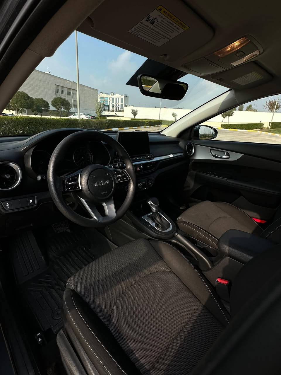 كيا فورتي 2023
دخول جديد
مكينه 2000 دوش المرغوب
ويل كب
شاشه وكاميرا وشاشة عطلات كبيره 
رادارات وتحديد مسار قياده ذاتيه
مرايه كهرباء وبوصله 
الضرر قطعه وحده بدون دواخل بدون ايرباكات 
السياره كاتي فحص وهزه كامل بس تروح تشد لوحات 
السعر 141 مجال بسيط 
ملاحضه حجر بيئه رادار كله شرط 
***********
