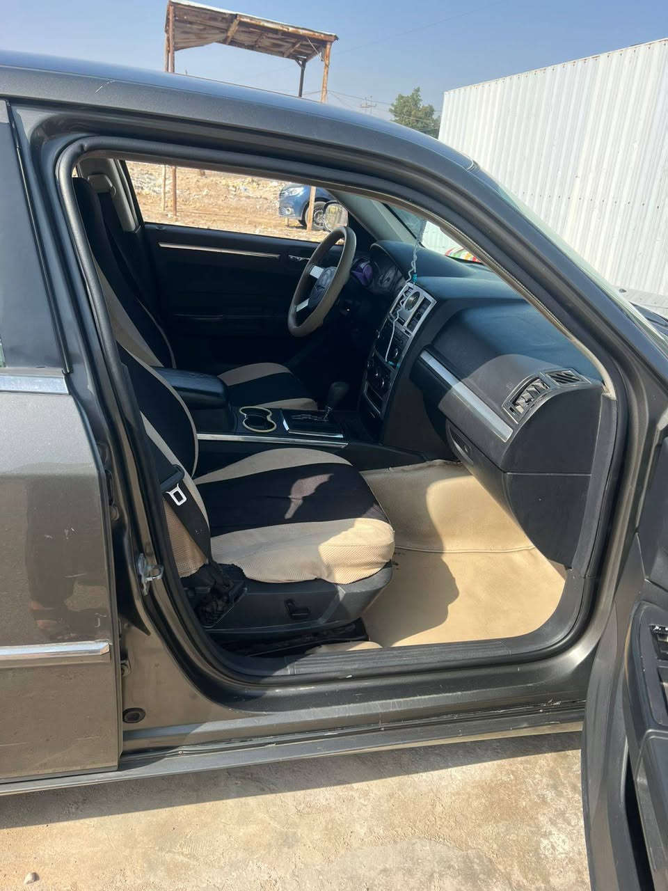 سياره 10مكفواله من الضربه والمعجون مكينه وكير جدد حداديه جديد تبريد جديد شاده سياره جاهزه رقم سياره بصره مكان السياره ميسان سنويه جديده السعر 112 اتصال ***********
