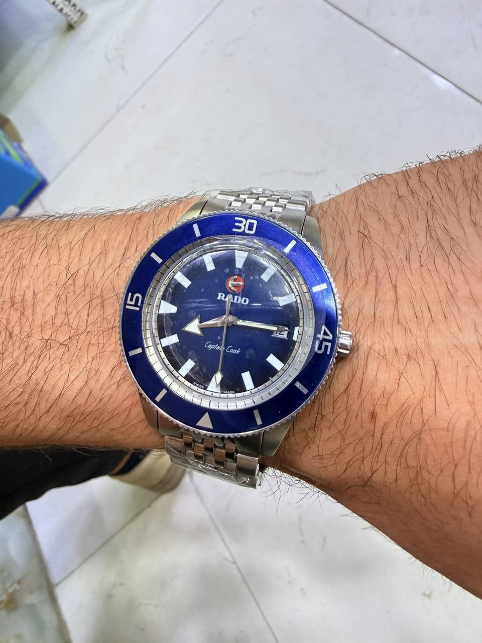 السلام عليكم
رادو اوتماتيك 25 حجز
رنك دوار سيراميك ومينه سيراميك ومنفذ شهري
المعدن فولاذ مقاوم للصدأ القطر 42
احتياطي طاقه 80 ساعه
زجاج زفير مقاوم للخدش 
300 متر تحت الماء
الساعه ماملبوسا ابد ستيكرات شركه بدون علبه بدون مرفقات ساعه فقط 
يم اعلى سعر ابيع واتساب ***********
