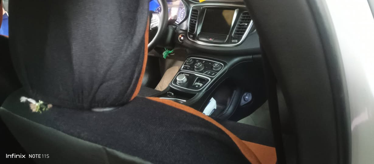 كرايسلر سي 200موديل 2015رقم ميسان فول مواصفات مكينه 2400جاهزه للبيع اومراوس ***********والسعر112وبي مجال علي الغربي, ميسان
