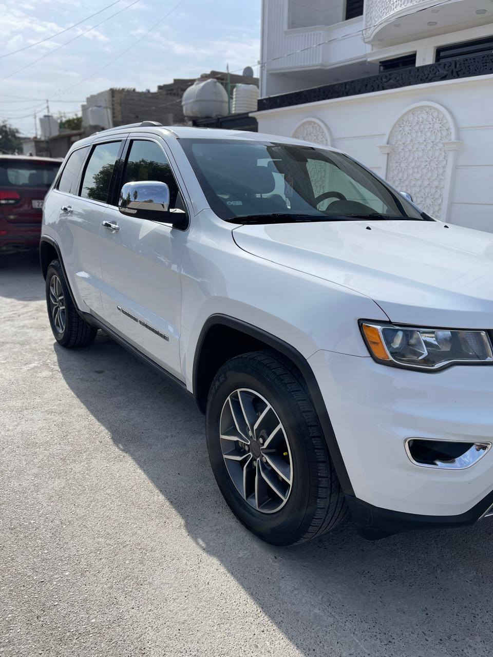 السلام عليكم
جيب موديل 22 
لمتد فول موصفات 
 وارد امريكي
مكفولة كفاله عامه
ماشيه 68 الف
سعر 32 الف وبيها مجال 
رقم الهاتف ***********
