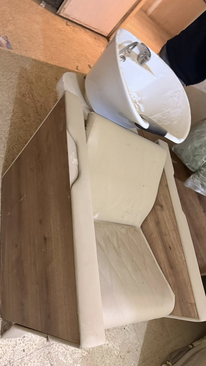 للبيع كول بالصور بسعر 500كول ثكيل عدا المري من جوه مكسورمن الشيل والحط بس ماناثر عليه


**إذا كنت صاحب هذا الإعلان وتريد حذفه لأي سبب، رجاءا أرسل رسالة إلى الدعم الفني**