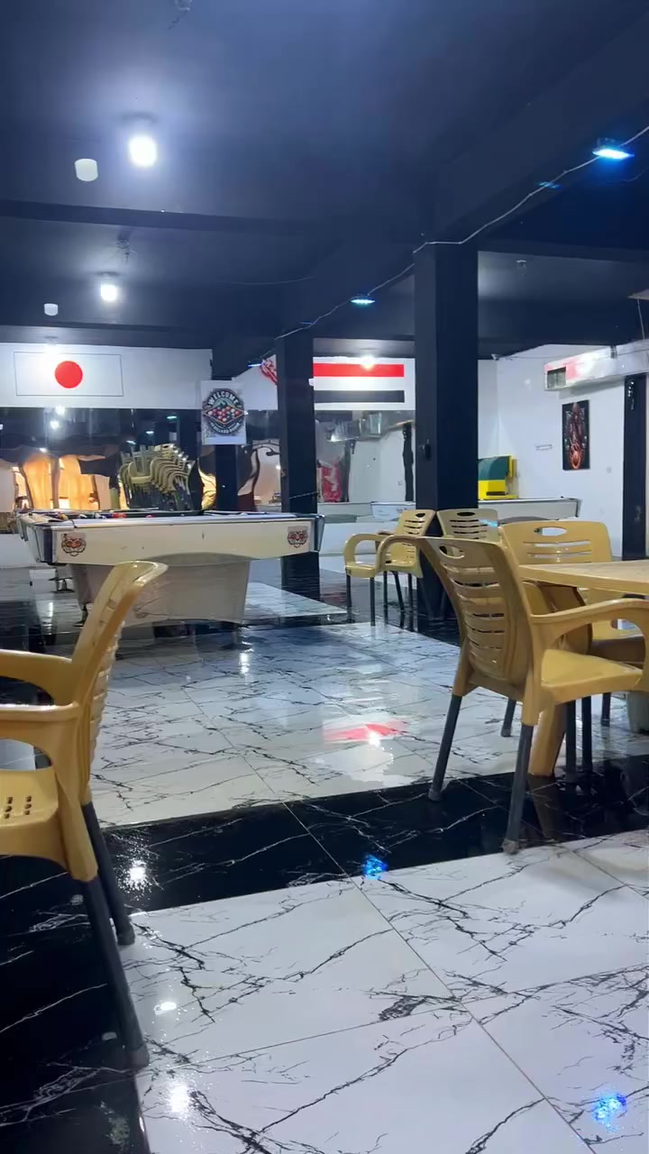 السلام عليكم كوفي وصاله بليارد كامل للبيع بليارد عدد ٣ميوزه  وبليات عدد ٢ وشاشات  عدد ٣ وعربانه برغر ولفات. ونراكل كله وبرادات طه. كوفي متكامل وشغال وخير من الله وايجاره مناسب. 
 سبب البيع. عدم. التفرغ.  ابيعلك تجي تكعد بس تحاسب وعليه رجل ومعاميل وحركه حلوه مشالله  ودخل مالته خير من الله. عنوان الكوفي تكريت الديوم. بسوك مال الديوم  قريب ع الملعب الديوم.  شراي يتصل. ***********
***********. الشراي يتصل.
