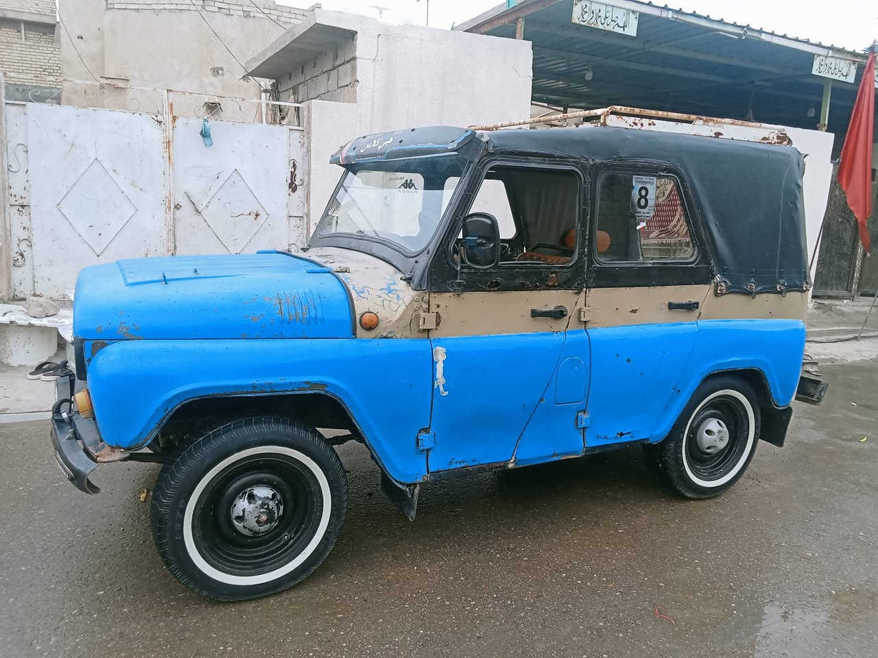 السلام عليكم سياره للبيع بدون كير مكينه شاصي بدي خير من الله بريك اربع دسك تحويره كامله سياره مكفوله من كلشي ***********
