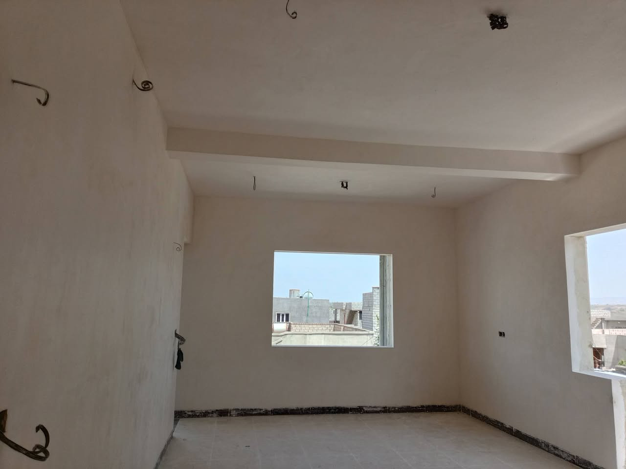 سلام عليكم كادر احمد المعماري لباخ جص من الموصل متفرغ حالين شتقلت عتد مكانات بكياره يم #ماهر_المرسومي و يم أحمد عبد المنعم  ويم #عمر_الخيري ويم #مشتاق ويم #محسن_الدغبان شغل سريع ونضيف مسطرة عالخيط وباسرع وقت البيت يطول ثلاثة أيام بمشيئة الله والتزام بالموعد والصورة مدام العين وهذا رقمي التليفون (***********)
