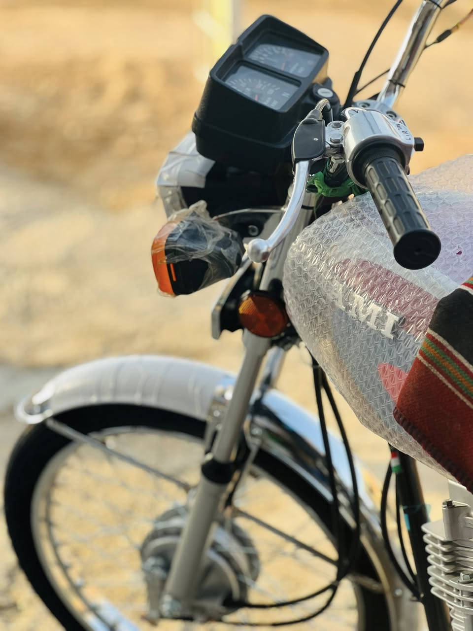 سلام عليكم دراجه نامه شلامجه اصلي رقم وسنويه أربيل مكفوله كفاله عامه صار شهرين من طالعه من الوكيل وكيلها عمر الريس الدراجه مخزنه ماطلع بيها مستعجل على بيعتها السعر 1900بيها مجال كلش بسيط المو شراي لا يتعبني فدوه متواجد رقم فقط ***********
