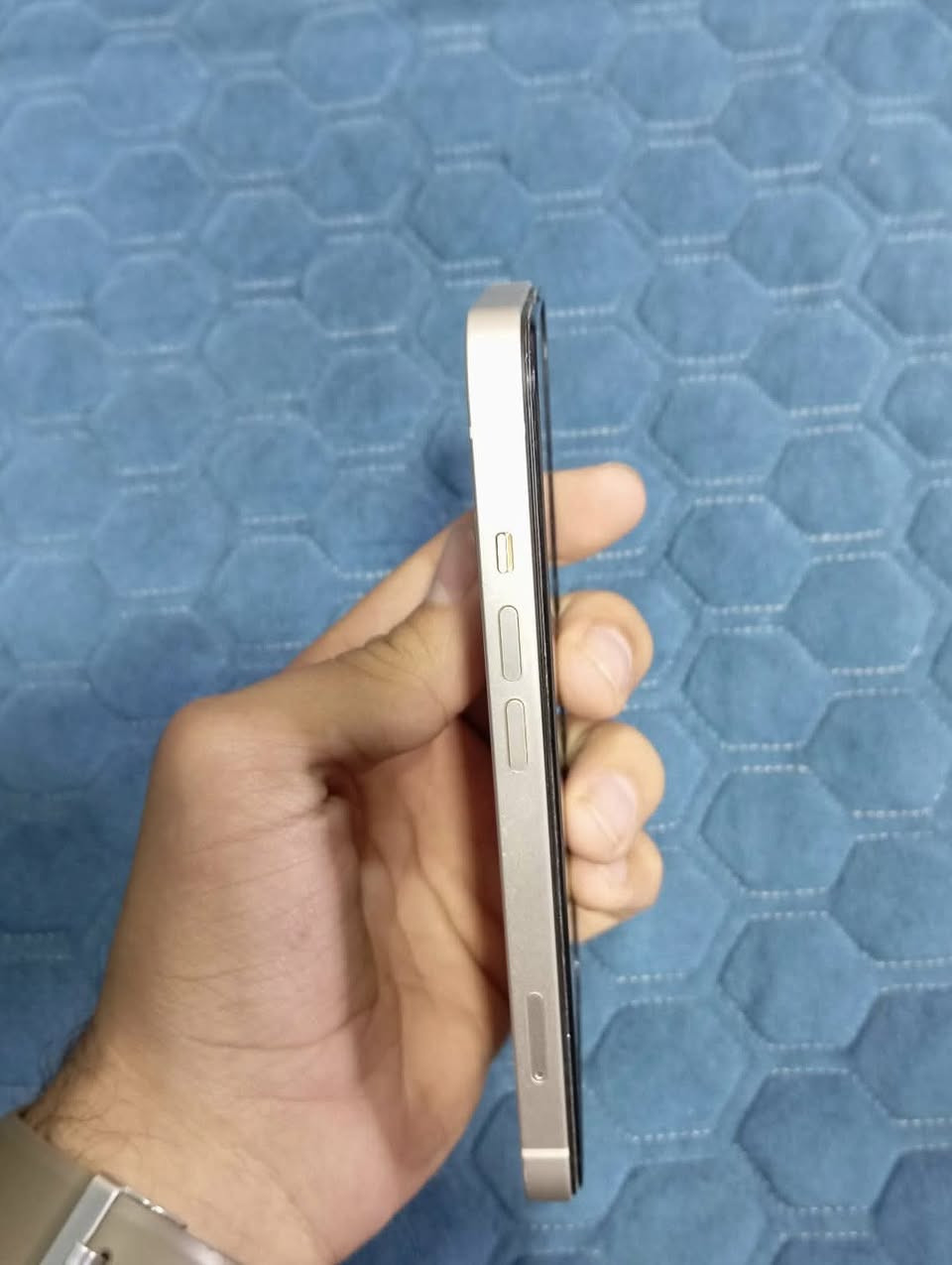 يفون 13 عادي 
ذاكره 128
نموذج M
مبدل شاشه و بطاريه 
ادفع سعر


**إذا كنت صاحب هذا الإعلان وتريد حذفه لأي سبب، رجاءا أرسل رسالة إلى الدعم الفني**