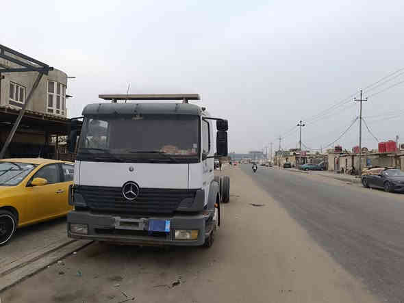 للبيع اتيكو موديل 2003 شاصي طول 8 متر 10 برغي  حجم 1823 مسجله براد 8 طن رقم بصره مشروع وطني ل27 محرك 6 سلندر سوبر كير عادي فتيس جوبلس امامي خلفي 4 جوبلس  السياره مكفول محرك كير اكسل شاصي  قماره السعر 180 وبيه مجال الاستفسار ***********.***********
