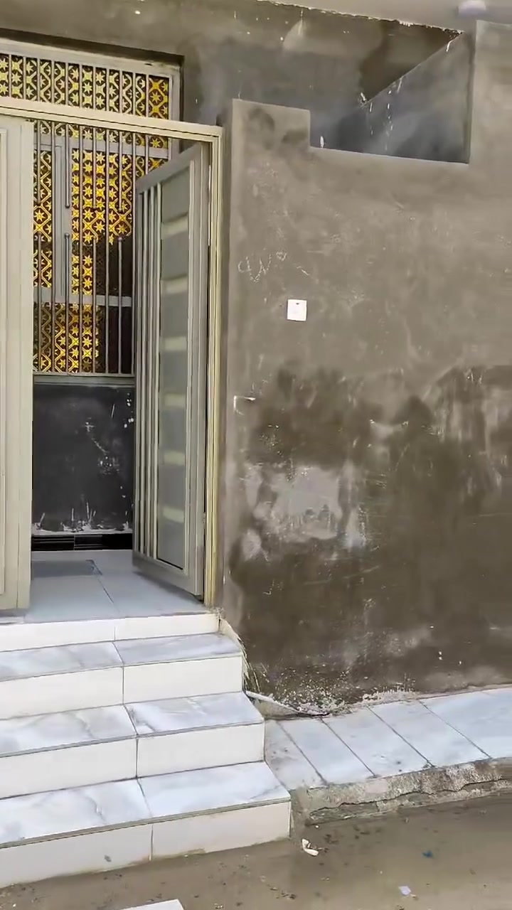 خاص بـمـكـتـب عـصـام للعقار 🏪
♦️بيت للبيع 

✅ركن وجه واحد 

✅طابو صرف

✅بناء حديث طابوك السقف صب كونكريت 

✅خدمات كاملة ماي_وكهرباء ومجاري وتبليط ومدارس 

العنوان 📍حي الفداء _قرب المدرسة الصينية 

💵الـسـعـر99وبي مجال

للأستفسار ☎️***********
