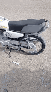 سلام عليكم دراجه للبيع مكينه جديده اصليه شلامجه الدراجه مو تعمير دراجه رزنه وحلوه مكاني ميسان المجر الكبير حي الخلاص سعر هناا ***********
