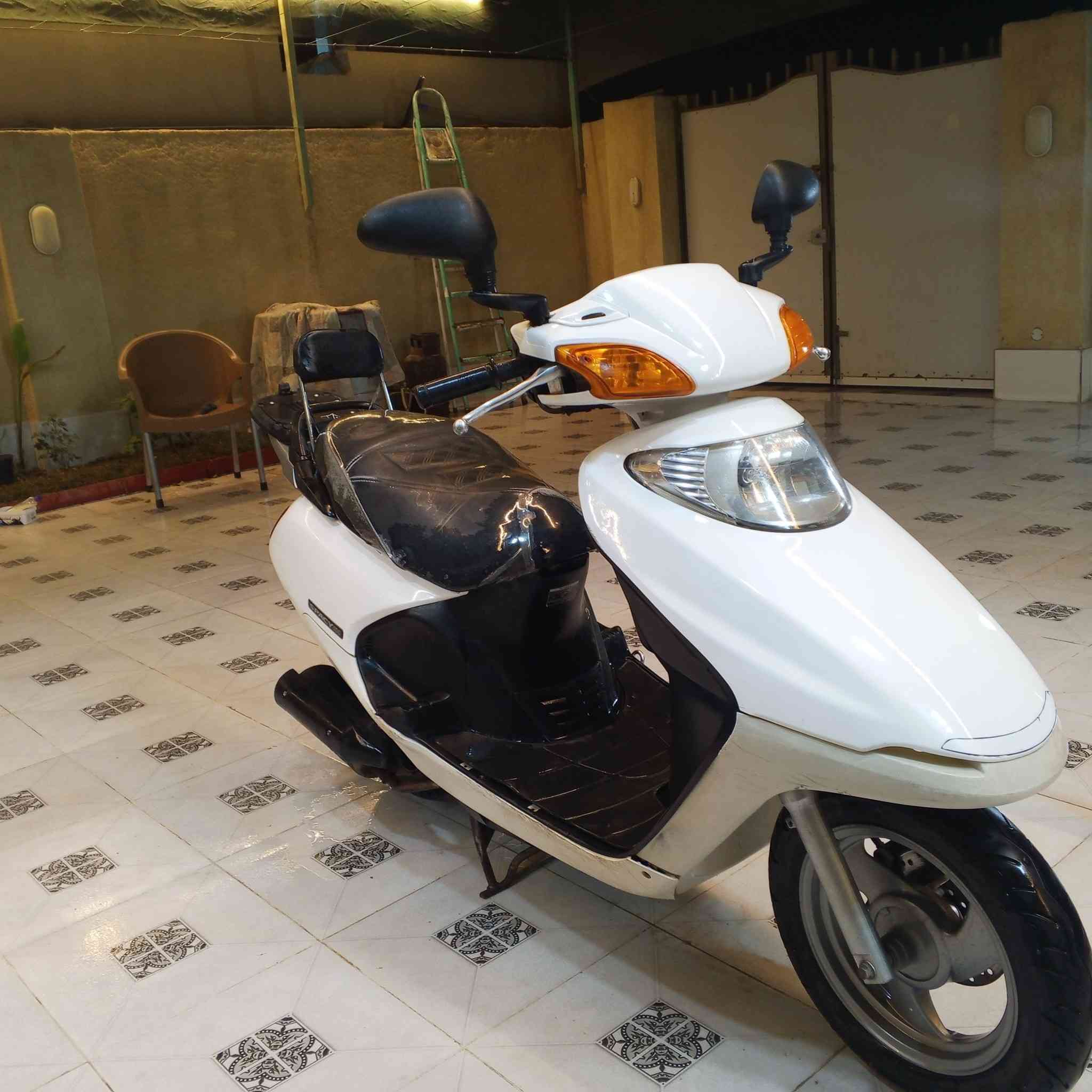 دراجة سبيسي ياباني ✅
دراجة نضيفة 

كهربائيات كلهة شغالة 

قفل استيرن 

اشاير

هورن 

سلف 

هندر 

ومكينتهة ناعمة 

السعر خاص    او اتصال علة رقم        ***********

مكان كوت خاجية شارع 40
