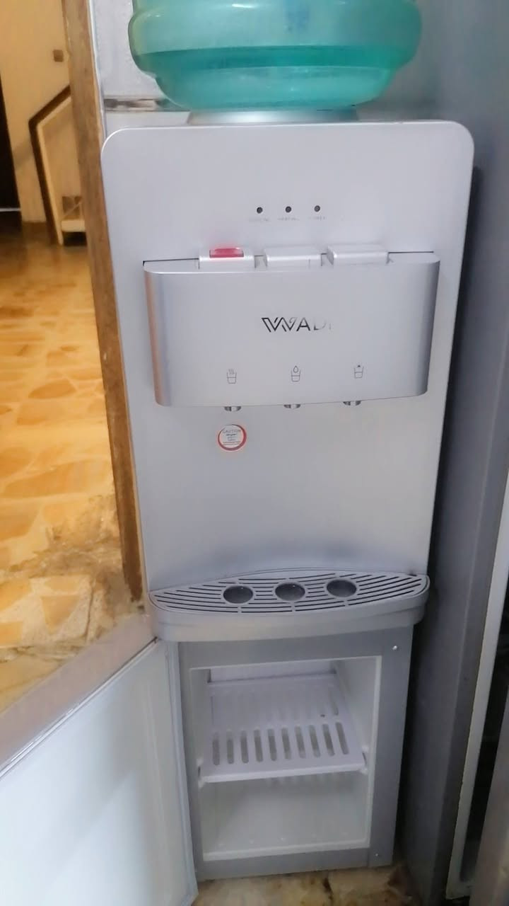براد الوادي نظيف جداً ب100 وبي مجال ***********
