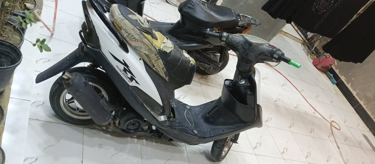 السلام عليكم ماكس عدله للبيع
مكينه 55
بيه صالنصه fm 
وبيه وياله رياضي 
كهربائيات كله شغاله 
السعر 450 
ملاحضه ( السلف نقصه دشلي او راجز ما اعرف بعد ). ***********
