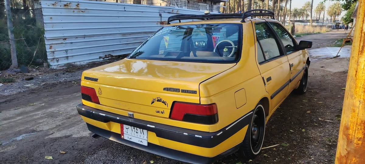 سلام عليكم سيارة للبيع بيجو جيل اكس 405 مصفرة هيئه وغرامات بدون صبغ ولا ضربة بلادي جديدة موديل 2011 تبريد شغال كهربائيات شغالة كير ومحرك مضبوطات صدر امامي خلفي جديد باتري جديد تحويل ثاني يوم السعر 45$ بيه مجال حك الجية رقم الهاتف ***********
