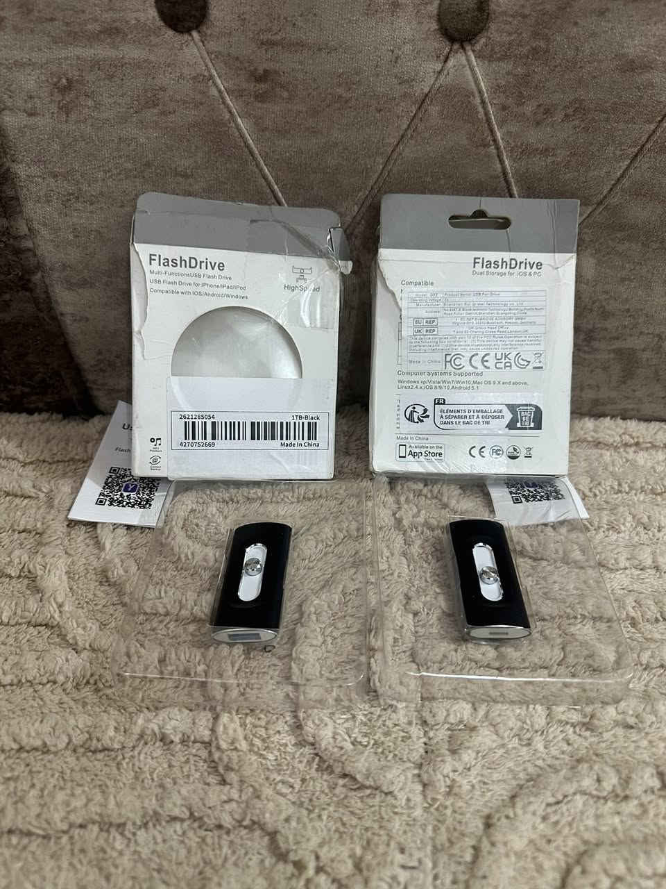 يا الله السلام عليكم شلعة رامات وفلاشات
هاي الصور تتضمن

فلاش 1TB عدد 2
رام ١٢٨gb عدد 2
رام 2048mb عدد 2
رام 512mb عدد 1 
SD card 16GB عدد 3
تحويلات وقطعة بلوتوث عدد 3
128GB عدد 2
512MB عدد 2
100GB عدد 1
16GB عدد 1
64GB+64GB عدد 1
الجنطة السودة تحتوي USB-tybc عدد 2
فلاشات 64GB عدد 5
العنوان بغداد توصيل موجود للتواصل خاص او 
***********
