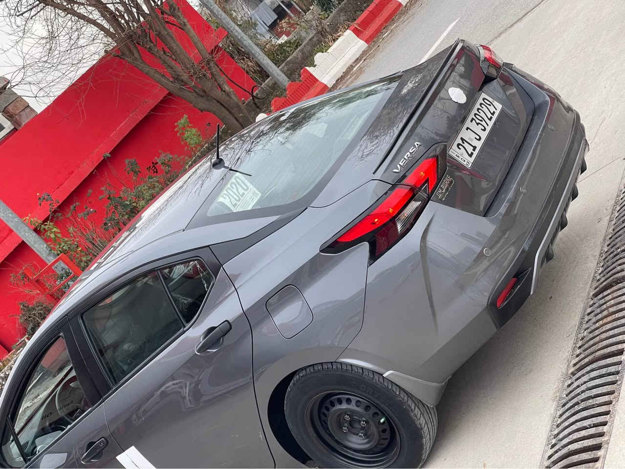 ***********✅
با ناوی خودا 

نیسان ڤیرسا بۆ فرۆشتن مودیل 2020 
ی مواسفات s و بەسمەیەو  رادارو فولە بەس سلایت نیە  🔚
43 هەزار ڕۆشتوە بەردی گزۆزی بیلادی تێدایە▪️
3 بارجەی بویاغە ✅
سەنەوەی تازەیە بەناوی خومانە بەشەرتی بەناوکردن وەکالە تا 2029 نوێە ✉️
کیرو مەکنیە بەشەرت  تەقەورەقەی نیە⌛️
کامل کامل سێرڤس عام کراوە ✅
رەقەم سلیمانی
شوین رانیە 
رەقەم مۆبایل *********** رانية, السليمانية
