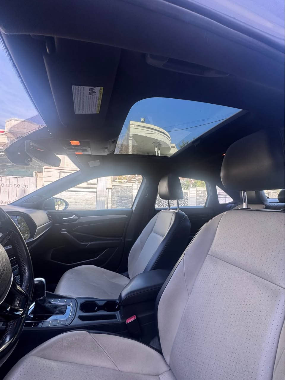 فولكس ڤالگن جيتا 2019 — Rline
فئة Rline مواصفاته معروفة
لون ابيض دخاني جدا مرغوبة
شاشة كبيرة و دشبول 12 لون
سقف اسود بانوراما
رادارات جانبية 
بريك اوتو ستوب
كشنات جلد فاخر لونين ابيض و اسود بلادي
تحكم ستيرن – كشنات تدفئة – اقتصادية بالصرف وثبات عالي بالطريق.
المحرك والگير والتبريد فحص بدون ملاحظات.
الداخلية مرتّبة، جاهزة وما تحتاج أي صرف.

🔧 الضرر: بونيد + جامرلغ و اشوية مقبلات 
ملاحظة // السيارة صارلهة اكثر من سنتين مال بيت و نظيفة احلى من الصور 

رقم صاحب السيارة //   ***********

🔖 السعر: 148 $ بيها مجال للجادّين
📍 مكاني كركوك

📞 [hidden information] كركوك, العراق
