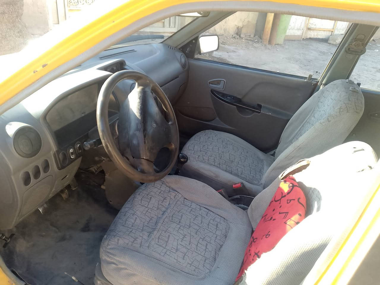 السلام عليكم
سايبه موديل 2012 مصفره هيئه غرامات رقم انكليزي 
مستلم السنويه باقي الرقم ب المرور لأحد الان ماطالع
سنويه لغايه 2028 حداديه وكهربائيات شغاله خير من الله 
ماعدا المحرك يبخر شواصي معمره تعمير درجه اولى 
لا ضربه ولا صبغ فقط مكان خياس معمر 
السعر 22 ورقه وبيها مجال 
*********** ممتواجد ع الفيس
عنوان بابل شارع 80 مقابل العاب أرض بابل
