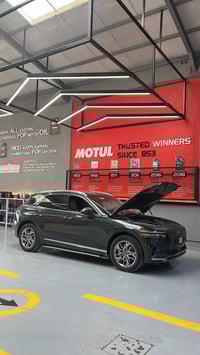 Gv70 2023  2500T ماشيه 30 الف كيلو  السياره نظيفه جدا مثل ما موضحه بال...