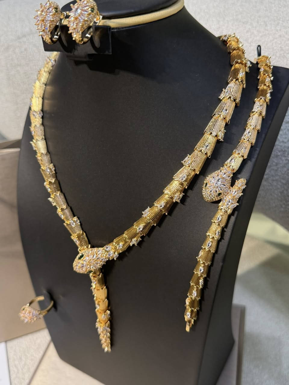 سيت ماركة Bvlgari  طلاء ذهب 18K مختوم مع كرت الضمان والعلبة
يوجد توصيل كافة محافظات العراق


**إذا كنت صاحب هذا الإعلان وتريد حذفه لأي سبب، رجاءا أرسل رسالة إلى الدعم الفني**