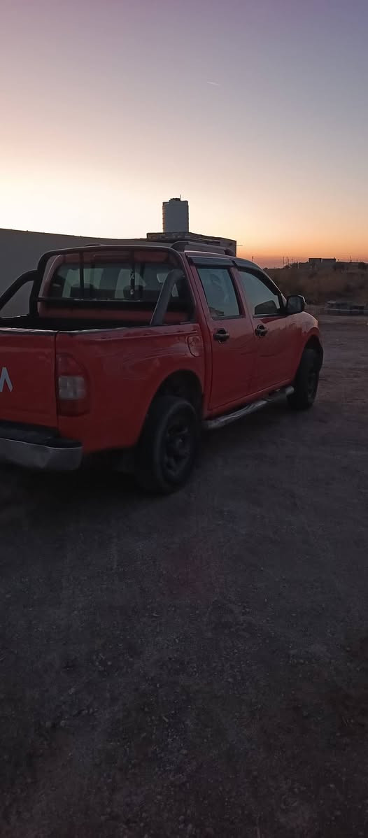 كنوه الموديل 2012 رقم واسط كفالة عامة رقم إنكليزي السعر 60 وبيها مجال قليل.رقم الهاتف *********** المكان ميسان
