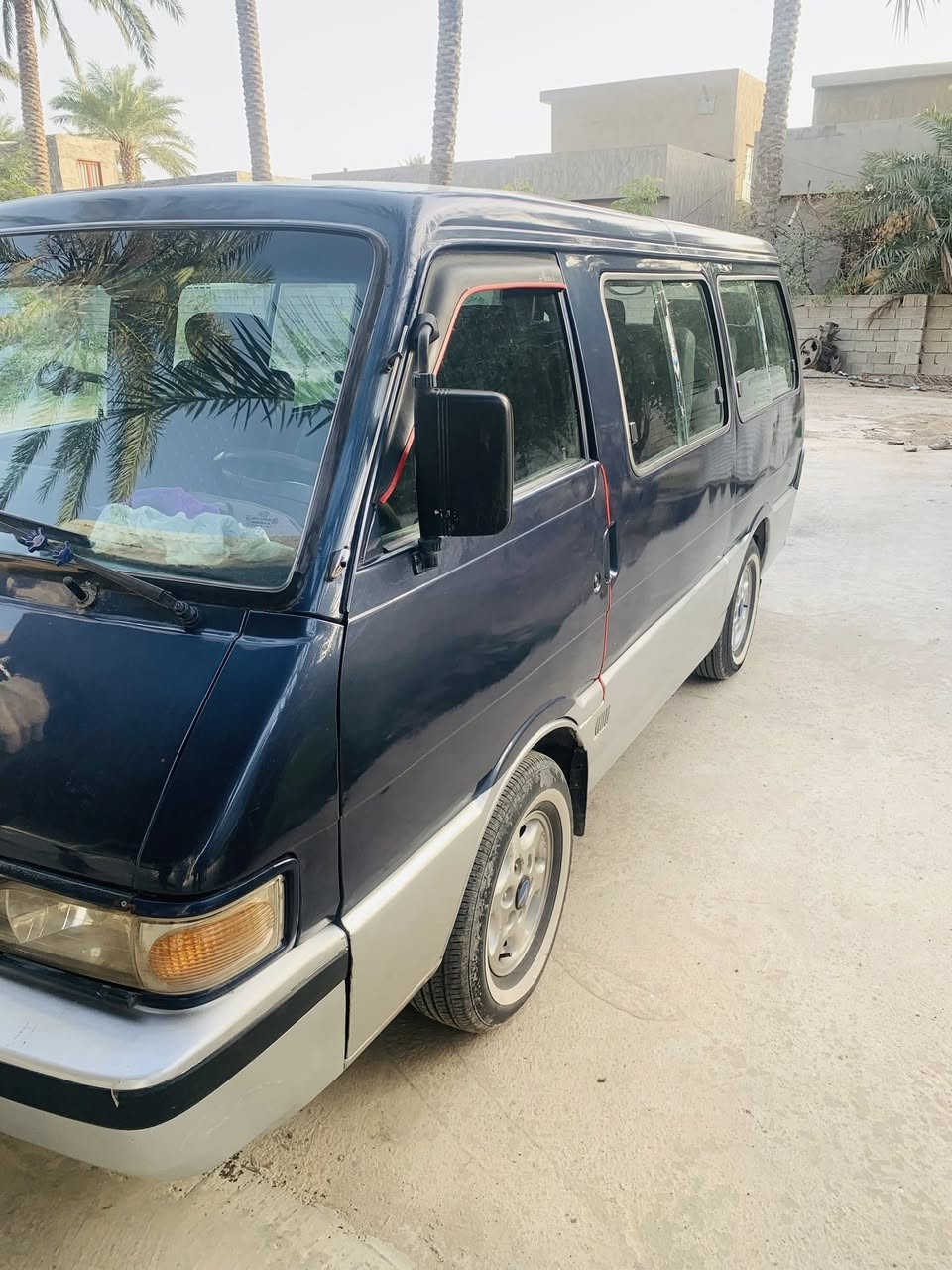 السلام عليكم بستة موديل 94 شكل 95 تعمير جديد من دون ضربة سيارة حلوة ونظيفة عرض 50 وبيها مجال الشراي يتواصل ع الرقم الآتي ‭
0772 138 7235‬
