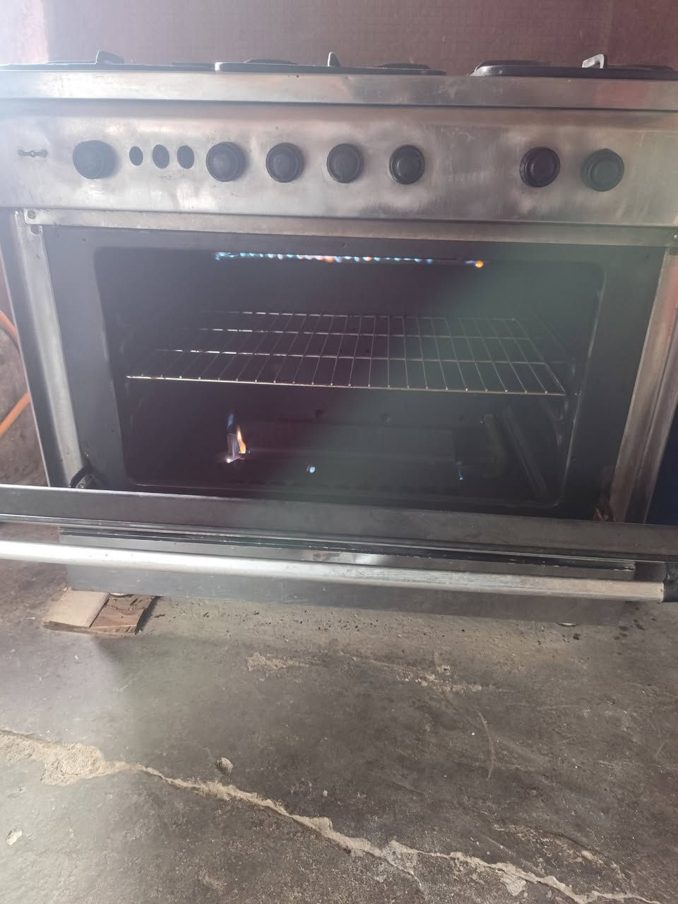 السلام عليكم 
طباخ فرش تركي ثقيل 
السعر 175الف  شرط تفحص وتاخذ 
***********  يوجد توصيل
