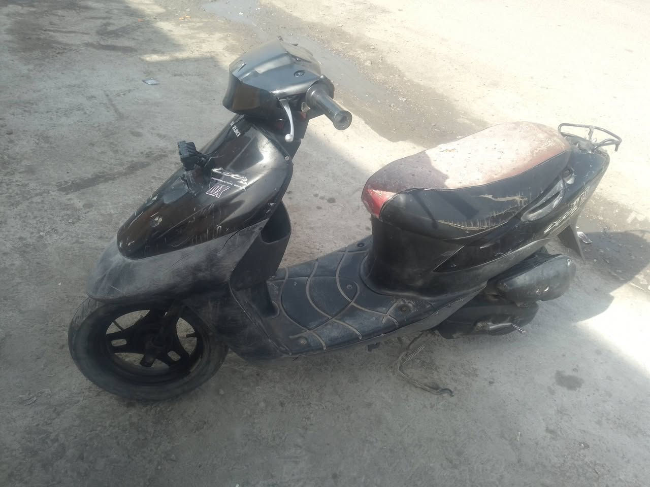 السلام عليكم للبيع دراجه سازوكي مسطره كامله مجفته جديد نكره سلف كامله كابريتر جديد كهرباء كله شغاله سعر 200مكاني الحريه ***********
